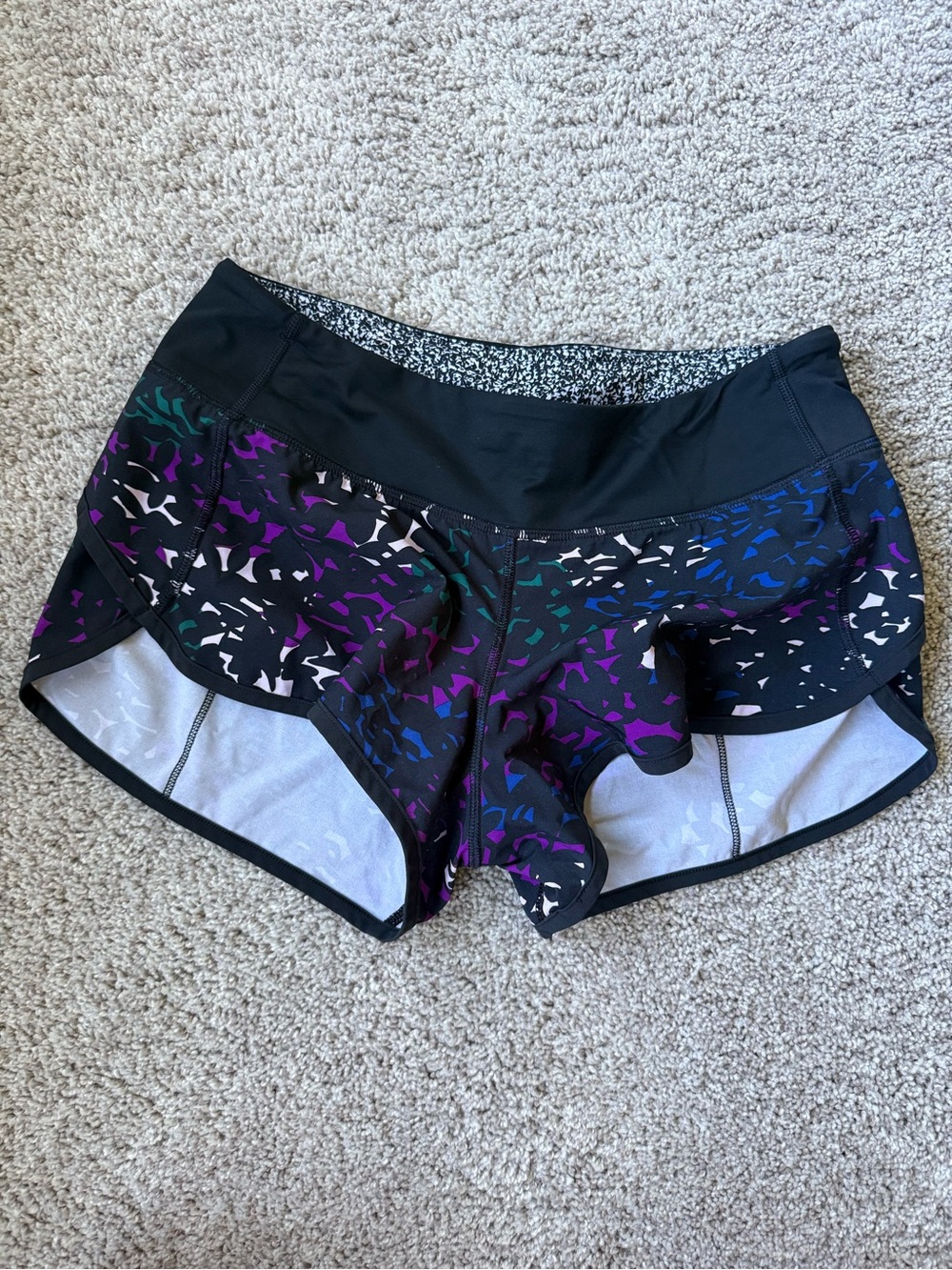 Lululemon Speed Up Short 2.5 inch Inseam